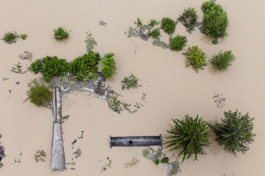 Poland Sandomierz Flooded houses and farm land in the town of Sandomierz. Due to heavy rain, the Vistula River reached its highest level since 1860 causing widespread flooding meaning the whole town had to be evacuated.