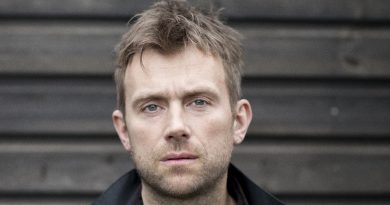 Günün şarkısı: Damon Albarn – Lonely Press Play