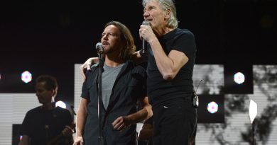 The Doors'tan Roger Waters'a, 10 Eddie Vedder düeti