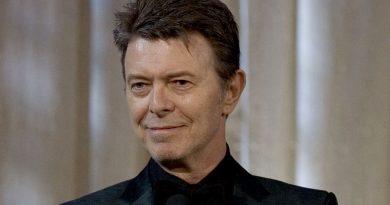 David Bowie yeni bir dizinin müziklerini yapacak