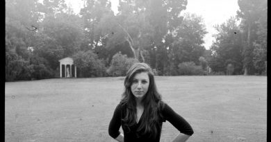 Günün şarkısı: Julia Holter – “Silhouette”