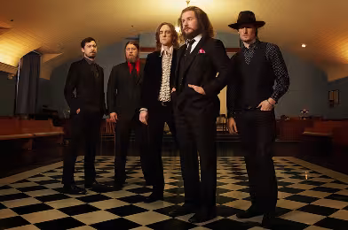 Bir Eagles Of Death Metal yorumu da My Morning Jacket'tan