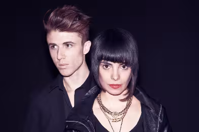 School Of Seven Bells'ten yeni bir şarkı: 