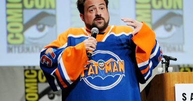 Kevin Smith, yeni “Flash” sezonunda bir bölümü yönetecek