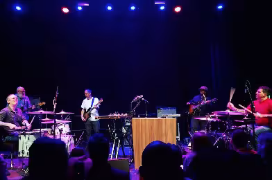 Günün şarkısı: Tortoise & The Ex - The Lawn Of The Limp