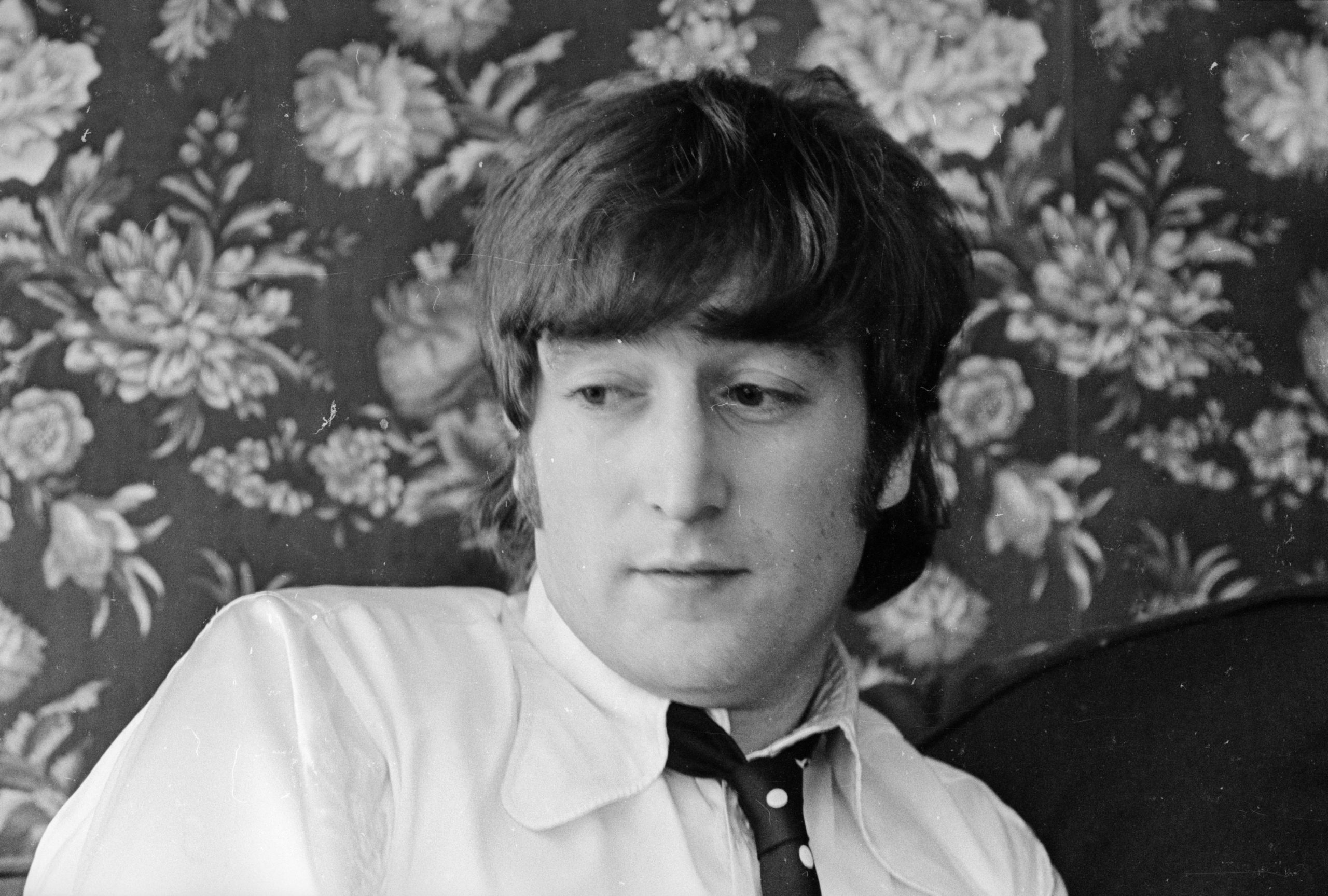 John Lennon In Saci Acik Arttirmada 25 Bin Dolara Satildi Bant Mag