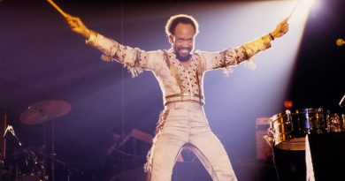 Earth, Wind and Fire'ın kurucularından Maurice White hayatını kaybetti