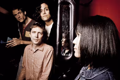 Günün şarkısı: Deerhoof - Plastic Thrills