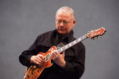 Robert Fripp'in yeni yaşı şerefine, 5 farklı yorumuyla 