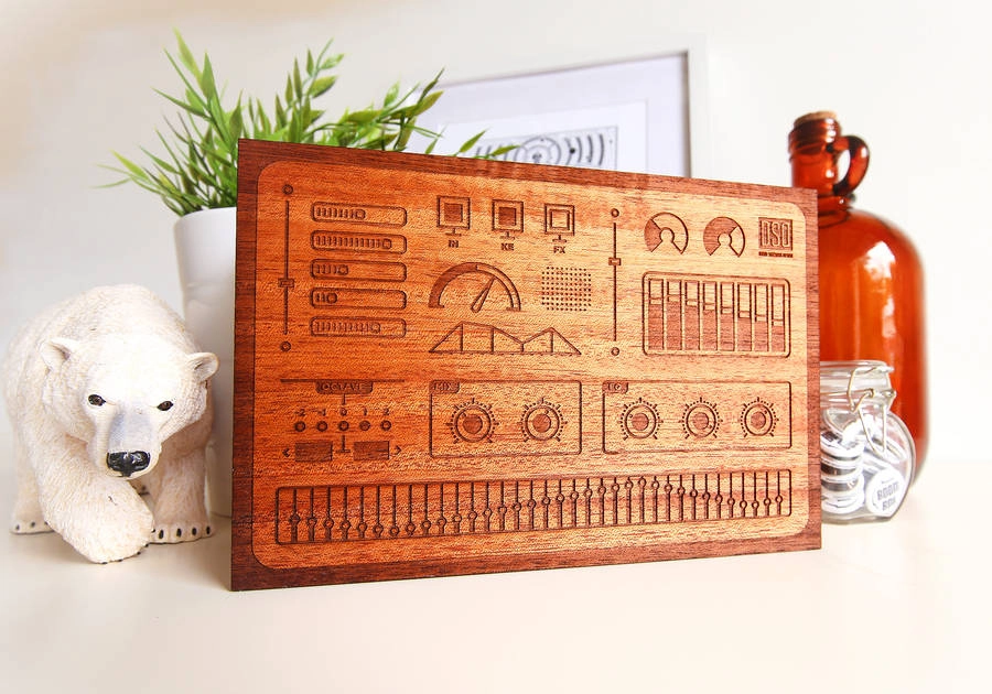 WoodenEngravedBluetoothBoombox6-900x630