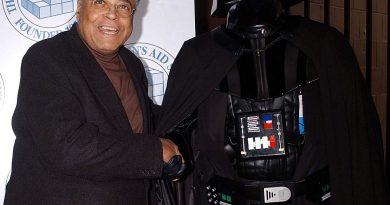 James Earl Jones, “Rogue One”da bir kez daha Darth Vader’ı seslendirecek