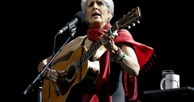 Joan Baez, 12 Ağustos Cuma günü İzmir'de