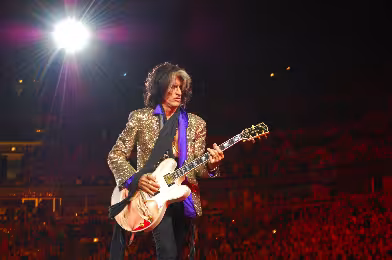 Aerosmith gitaristi Joe Perry hastaneye kaldırıldı