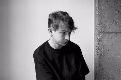 Alt-J davulcusu Thom Sonny Green, ilk solo albümünü yaz sonunda yayınlıyor