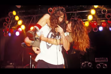 Temple of the Dog, ilk ve tek albümünün 25. yılı şerefine yeniden bir arada