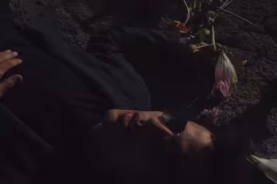 Omar Rodriguez-Lopez yeni klibinde zor anlar yaşıyor: 