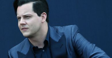 Jack White’ın akustik kayıtlarından oluşacak albümünden bir The Raconteurs şarkısı: “Carolina Drama”