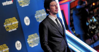 Adam Driver’dan “Star Wars: Episode VIII” yönetmeni Rian Johnson’a övgüler