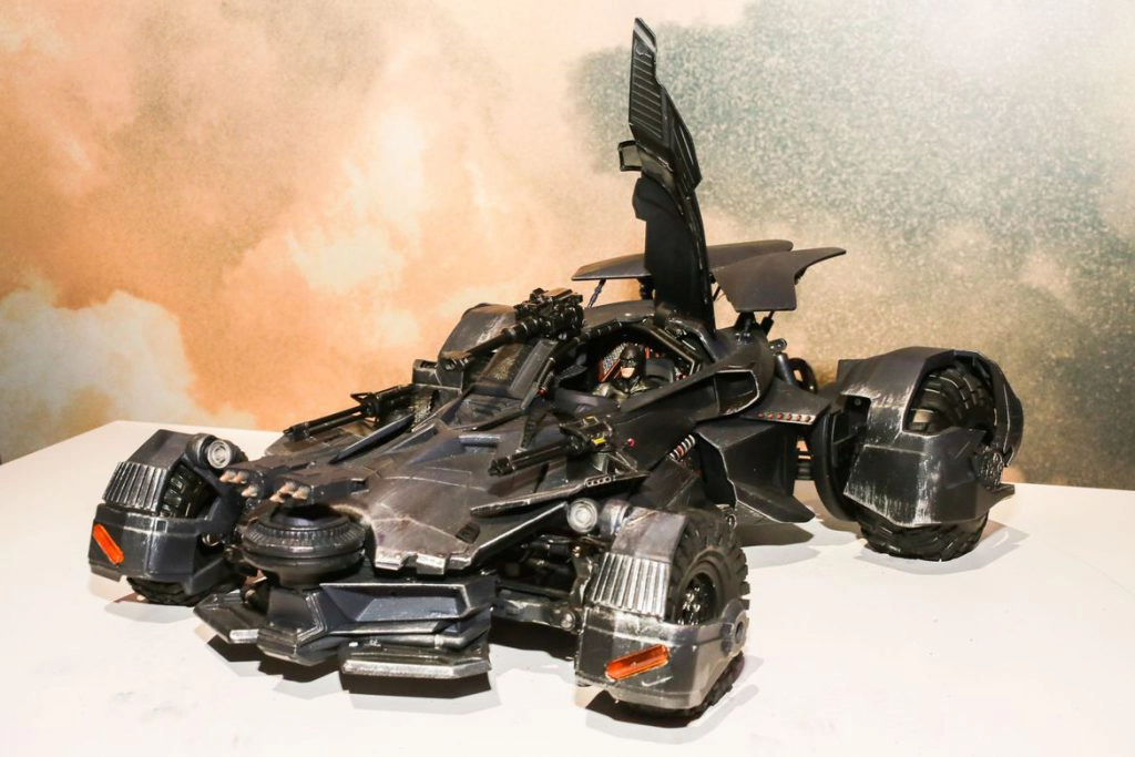 justice-league-batmobile-11
