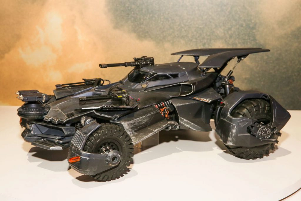 justice-league-batmobile-20