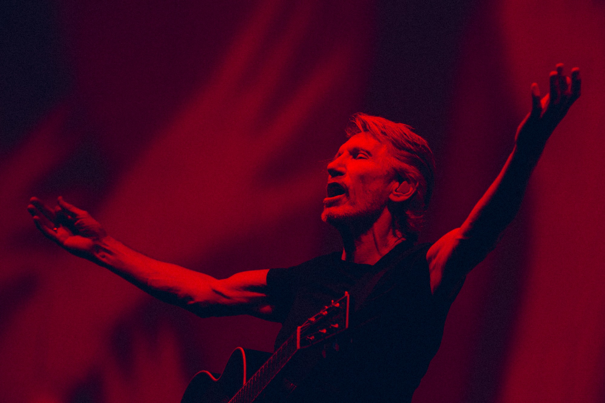 Yeni Roger Waters albümünden ilk şarkı geldi "Smell The Roses" bant mag