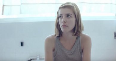 Dogtooth filmiyle tanınan Yunan oyuncu Mary Tsoni, 30 yaşında hayatını kaybetti