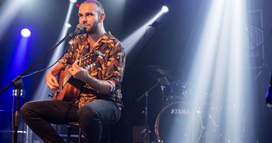 Barlas Tan Özemek, akustik performansıyla Bonkis’te