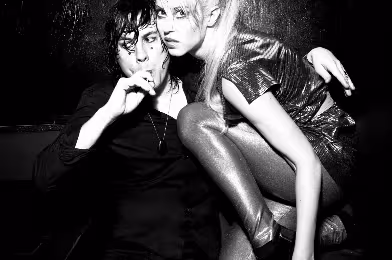 Günün şarkısı: Glass Candy - Naked City