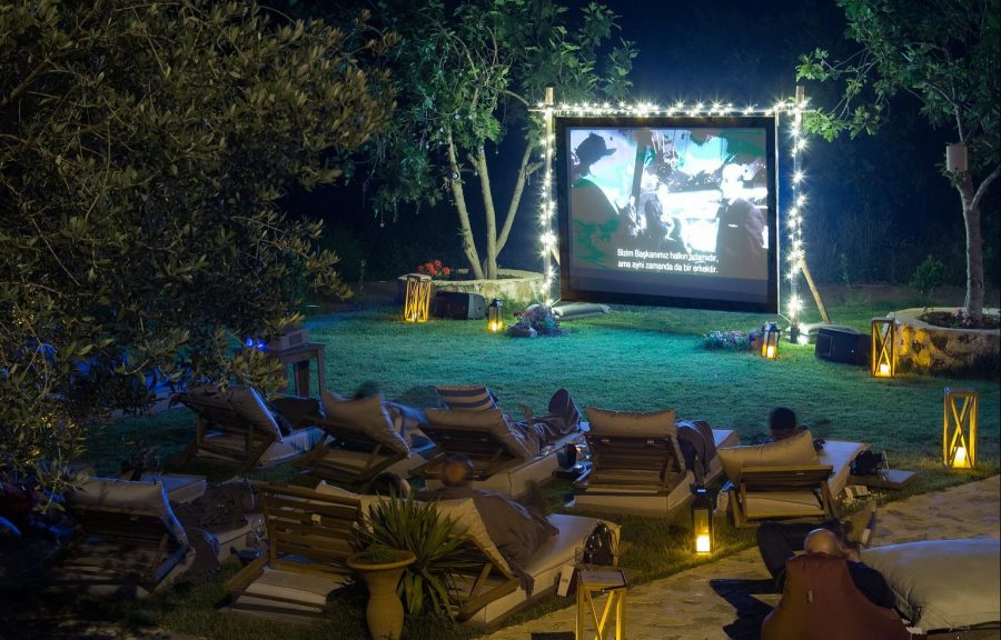 Hillside’ın deniz üstünde sinema geceleri bant mag