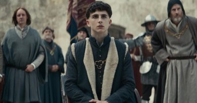 Timothée Chalamet’li Netflix filmi “The King”den fotoğraf paylaşıldı