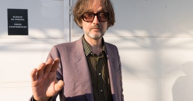 Jarvis Cocker’ın protest şarkısı “Running The World”e Kaiser Quartett yorumu