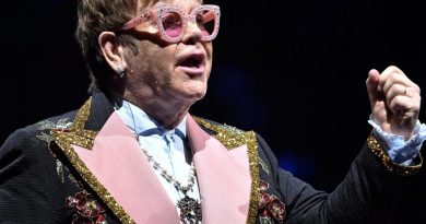 Elton John ve Metallica’dan Avustralya’daki yangın için yüklü bağış