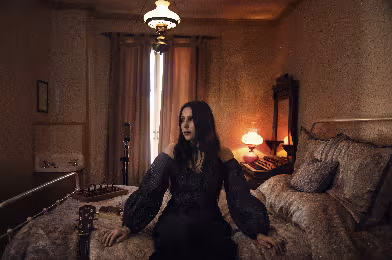 Chelsea Wolfe ve iyileştirici albümü “Birth of Violence”