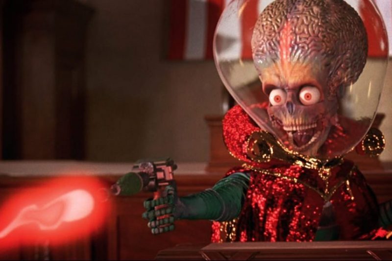 “Beetlejuice” devam filminin yanı sıra “Mars Attacks!” yeniden çevrimi de gündemde