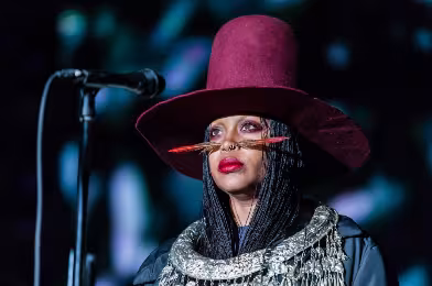 Erykah Badu’dan yeni albüme yeşil ışık