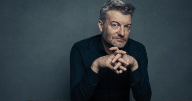 “Black Mirror” yaratıcısı Charlie Brooker’dan salgına özel “Wipe” bölümü