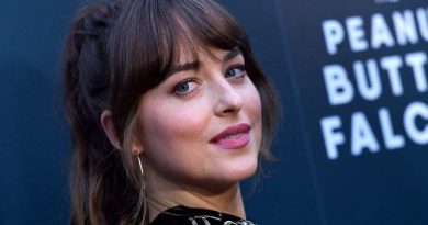 Amazon’un yeni komedisi “Rodeo Queens”in başrolü Dakota Johnson