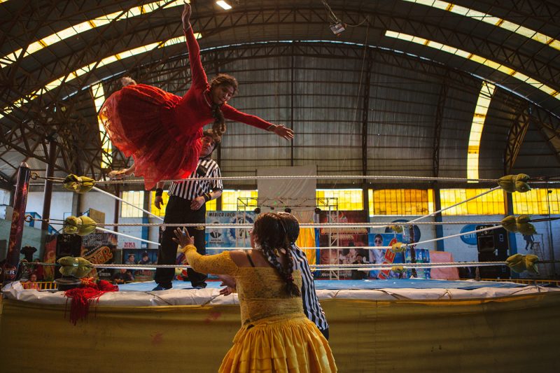 Güreş arenasında ayrımcılığa karşı: Giacomo Bruno’nun “Cholita’s Wrestling” serisi