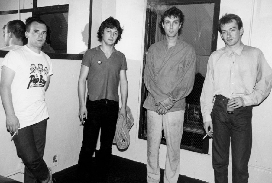 Gang of Four, Andy Gill’i selamlıyor bant mag