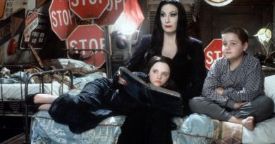 Tim Burton yönetmenliğinde bir “The Addams Family” dizisi