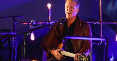 Queens Of The Stone Age’den, Bataclan saldırısının yıl dönümünde dayanışma girişimi