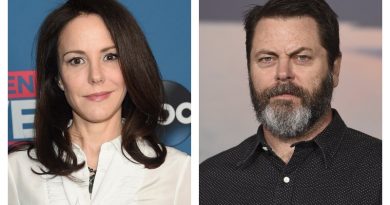 Mary-Louise Parker ve Nick Offerman, Colin Kaepernick’in ebeveynleri rolünde