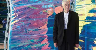 David Lynch ve dostlarıyla “transandantal meditasyon” öğreniyoruz David Lynch ve dostlarıyla “transandantal meditasyon” öğreniyoruz