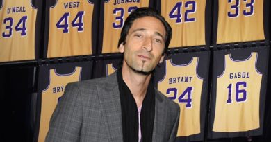 Adrien Brody, “Showtime” Lakers’ın koçu Pat Riley rolünde