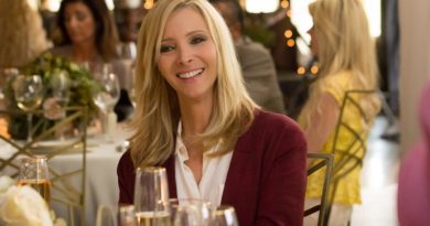 Lisa Kudrow yeni Disney+ müzikalinde