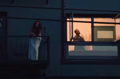 Başrollerde Leon Bridges ve Alisha Boe