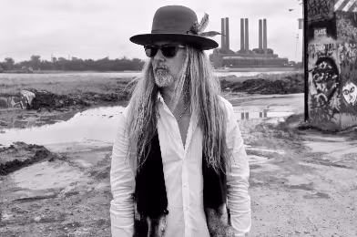 Alice In Chains gitaristi Jerry Cantrell’den solo açılım