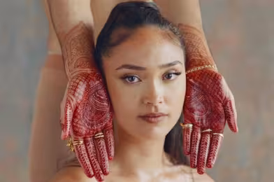 Yeni Joy Crookes şarkısı, içsel buhranlara uzatılmış bir yardım eli