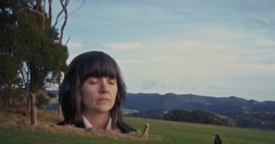 Courtney Barnett ile naif ve fantastik bir yolculuk için “Before You Gotta Go” Courtney Barnett ile naif ve fantastik bir yolculuk için “Before You Gotta Go”