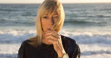 Kim Gordon, kürtaj hakkından mahrum bırakılan kadınlarla dayanışıyor